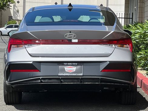 New 2025 Hyundai Elantra Limited image 6