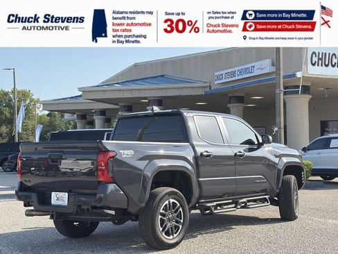 Used 2025 Toyota Tacoma TRD Sport AWD/4WD image 4