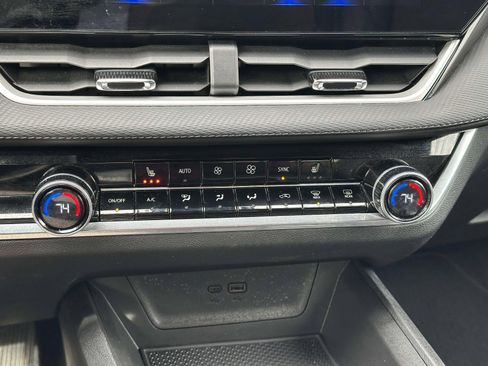 Certified 2025 Chevrolet Equinox LT w/ Convenience Package II image 30