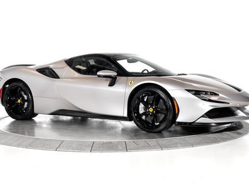 Used 2024 Ferrari SF90 Spider AWD/4WD image 15