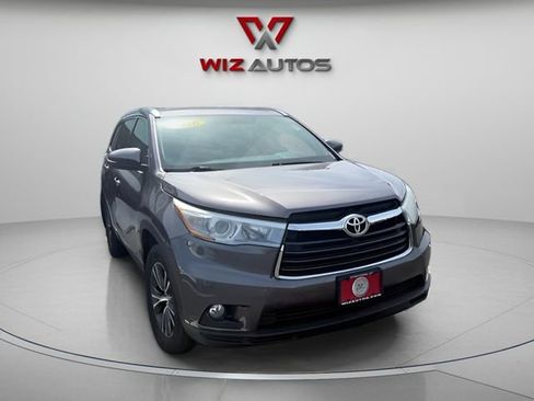Used 2016 Toyota Highlander XLE AWD/4WD image 7