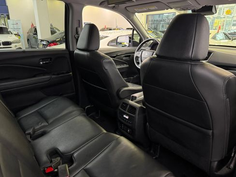 Used 2017 Honda Pilot Touring image 30