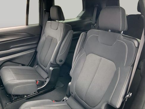 Used 2024 Jeep Grand Cherokee L Laredo RWD image 18