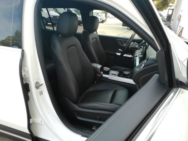 Used 2022 Mercedes-Benz GLB 250 4MATIC w/ Premium Package Lite image 21