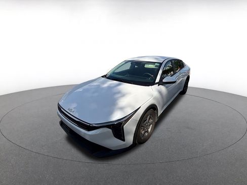 Used 2025 Kia K4 LXS image 3