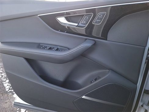 Used 2023 Audi Q7 3.0T Premium Plus image 13