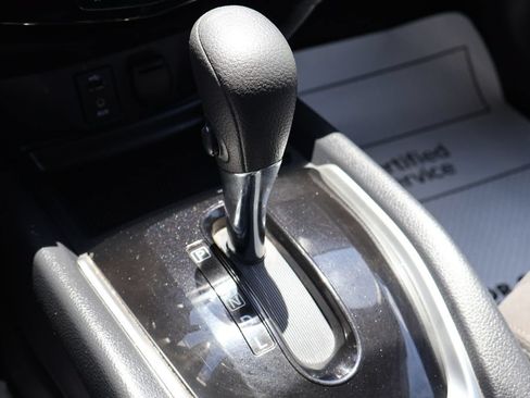 Used 2016 Nissan Rogue S AWD/4WD image 11