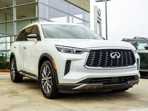 Used 2023 INFINITI QX60 Sensory w/ Vision Package AWD/4WD image 4