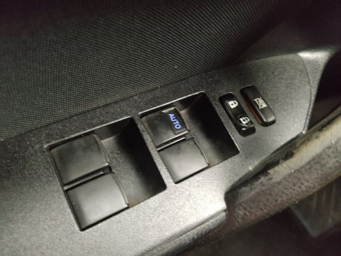 Used 2017 Toyota Corolla LE FWD image 27