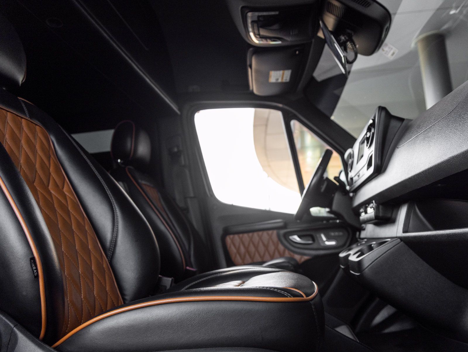 Used 2019 Mercedes-Benz Sprinter 2500 image 39