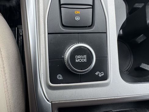 Used 2023 Ford Explorer Platinum w/ Technology Package image 39