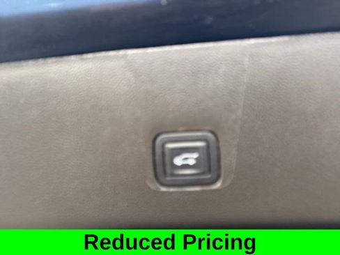 Used 2022 Chevrolet Traverse LT w/ Midnight/Sport Edition image 36