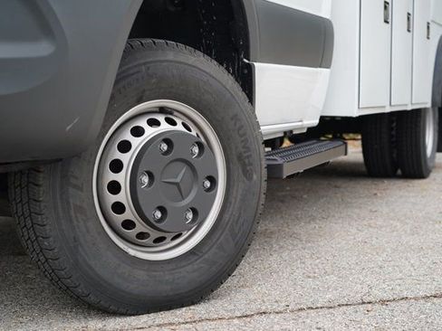 Used 2023 Mercedes-Benz Sprinter 3500 image 12