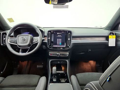 Used 2023 Volvo XC40 Recharge Ultimate w/ Protection Package Premier AWD/4WD image 27