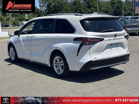 Used 2023 Toyota Sienna Limited AWD/4WD image 7