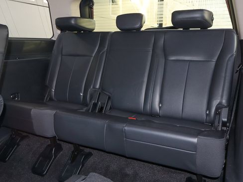 Used 2022 Ford Expedition XLT image 10