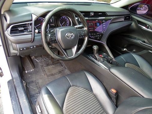 Used 2019 Toyota Camry SE w/ Audio Package FWD image 19