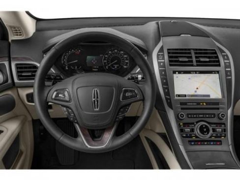 Used 2018 Lincoln MKZ Premiere image 7