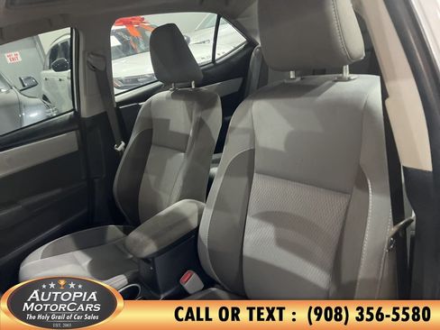 Used 2017 Toyota Corolla LE w/ LE Premium Package w/Moonroof FWD image 9