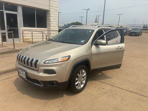 Used 2015 Jeep Cherokee Limited w/ Trailer Tow Group AWD/4WD image 1