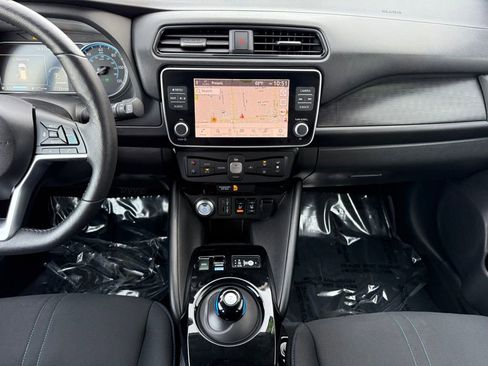 Certified 2024 Nissan Leaf SV Plus image 18