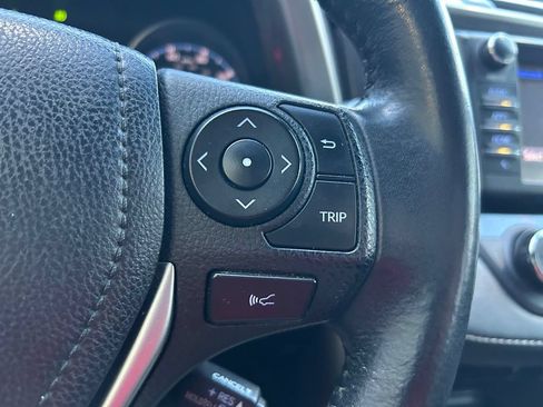 Used 2018 Toyota RAV4 XLE FWD image 19