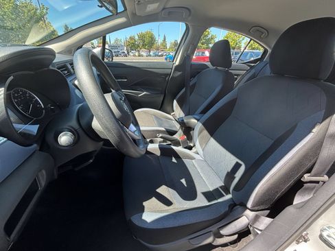 Used 2025 Nissan Versa SV FWD image 33