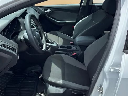 Used 2014 Ford Focus SE FWD image 28
