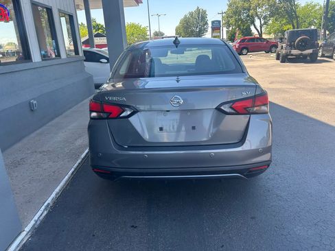 Used 2021 Nissan Versa SV FWD image 6