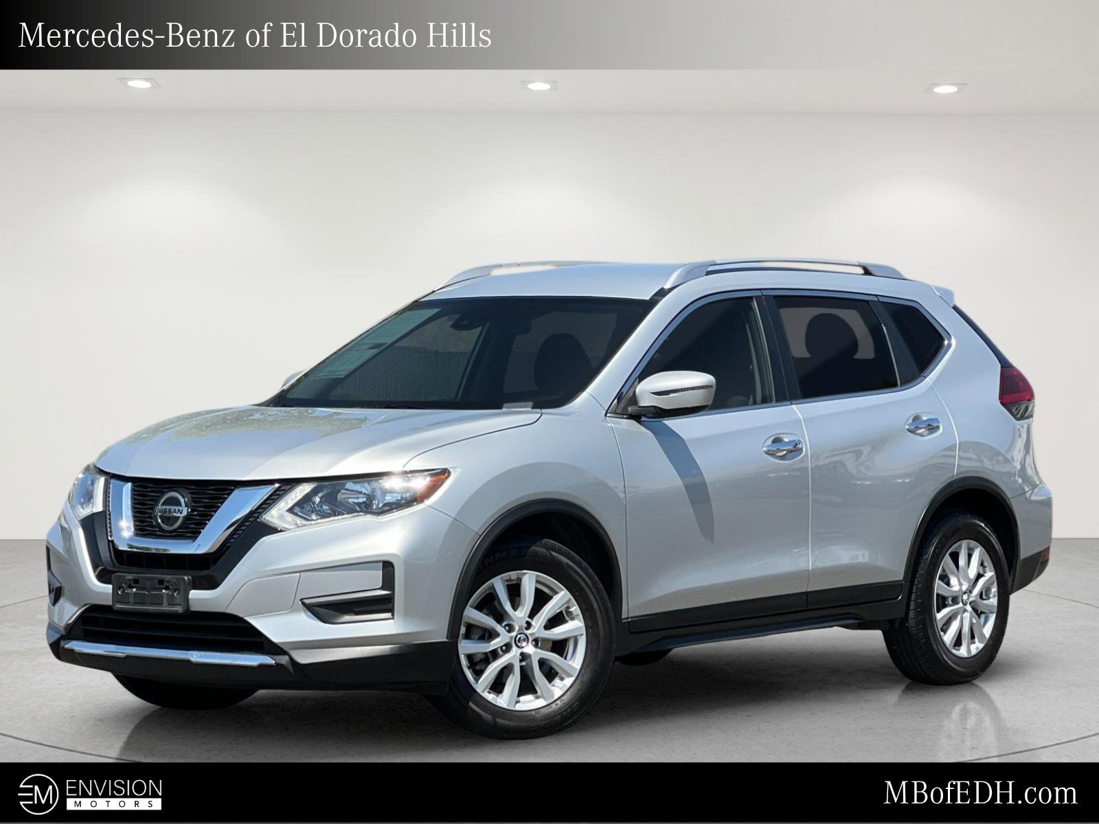 Used 2020 Nissan Rogue SV FWD image 1