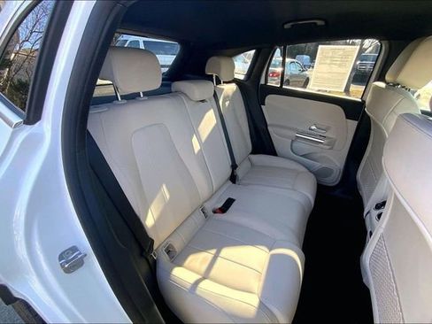 Used 2025 Mercedes-Benz GLA 250 4MATIC image 15