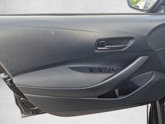 Used 2025 Toyota Corolla LE FWD image 10