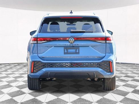 New 2026 Volkswagen Tiguan SE R-Line image 18