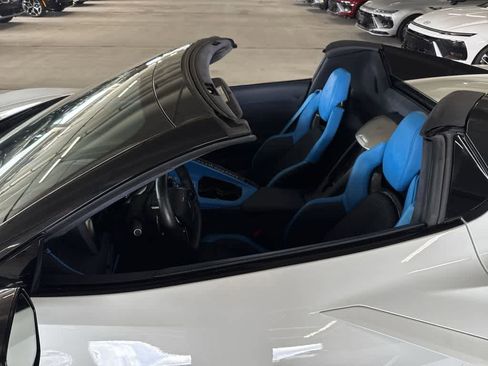 Used 2023 Chevrolet Corvette Stingray Premium Conv w/ Z51 Performance Package RWD image 16