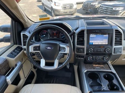 Used 2018 Ford F250 Lariat w/ Chrome Package image 16