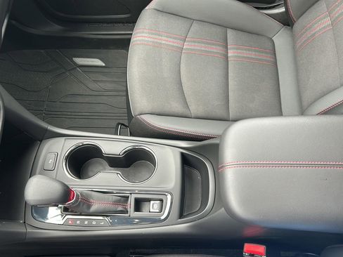 Used 2023 Chevrolet Equinox RS w/ LPO, Floor Liner Package FWD image 15