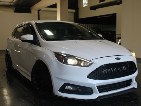 Used 2015 Ford Focus ST w/ Equipment Group 401A image 1