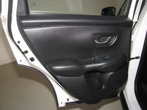 Certified 2024 Honda HR-V LX image 12