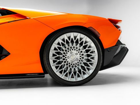 Used 2024 Lamborghini Revuelto AWD/4WD image 22