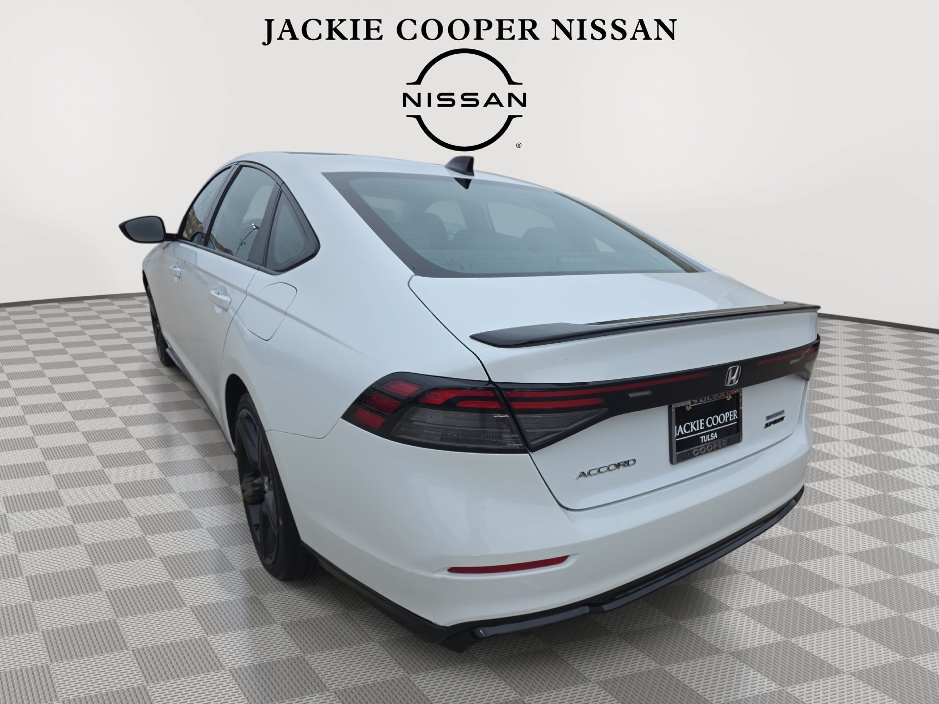 Used 2023 Honda Accord Sport image 7
