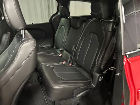 New 2026 Chrysler Pacifica Select image 21