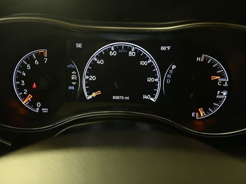 Used 2022 Jeep Grand Cherokee Limited AWD/4WD image 25