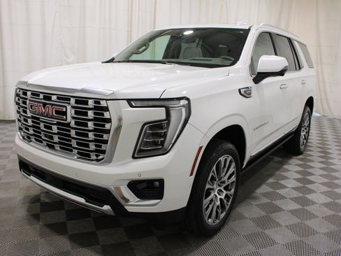 Used 2025 GMC Yukon Denali w/ Denali Reserve Package AWD/4WD image 37