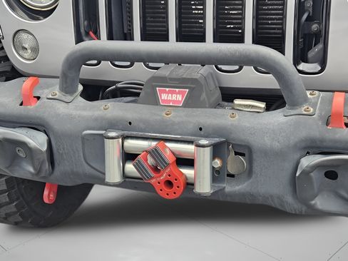 Used 2017 Jeep Wrangler Unlimited Sahara AWD/4WD image 34