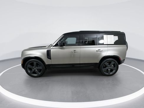 Used 2025 Land Rover Defender 110 X-Dynamic SE AWD/4WD image 5