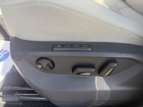 Used 2024 Volkswagen Tiguan SEL R-Line image 21