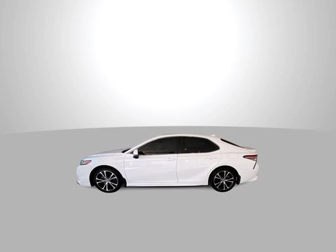 Certified 2019 Toyota Camry SE FWD image 5