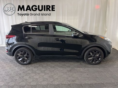 Used 2022 Kia Sportage Nightfall Edition image 2