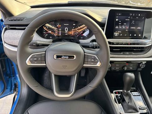 New 2026 Jeep Compass Latitude image 12