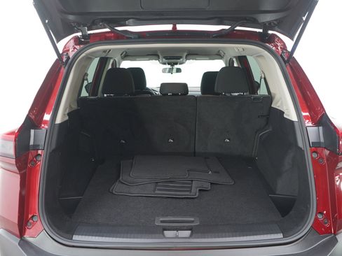 Used 2023 Nissan Rogue SV AWD/4WD image 16
